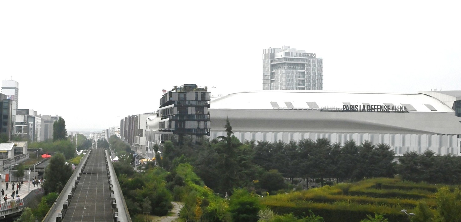 ���j�̉��ƂȂ����w���E�f�t�@���X�E�A���i�x�̎ʐ^