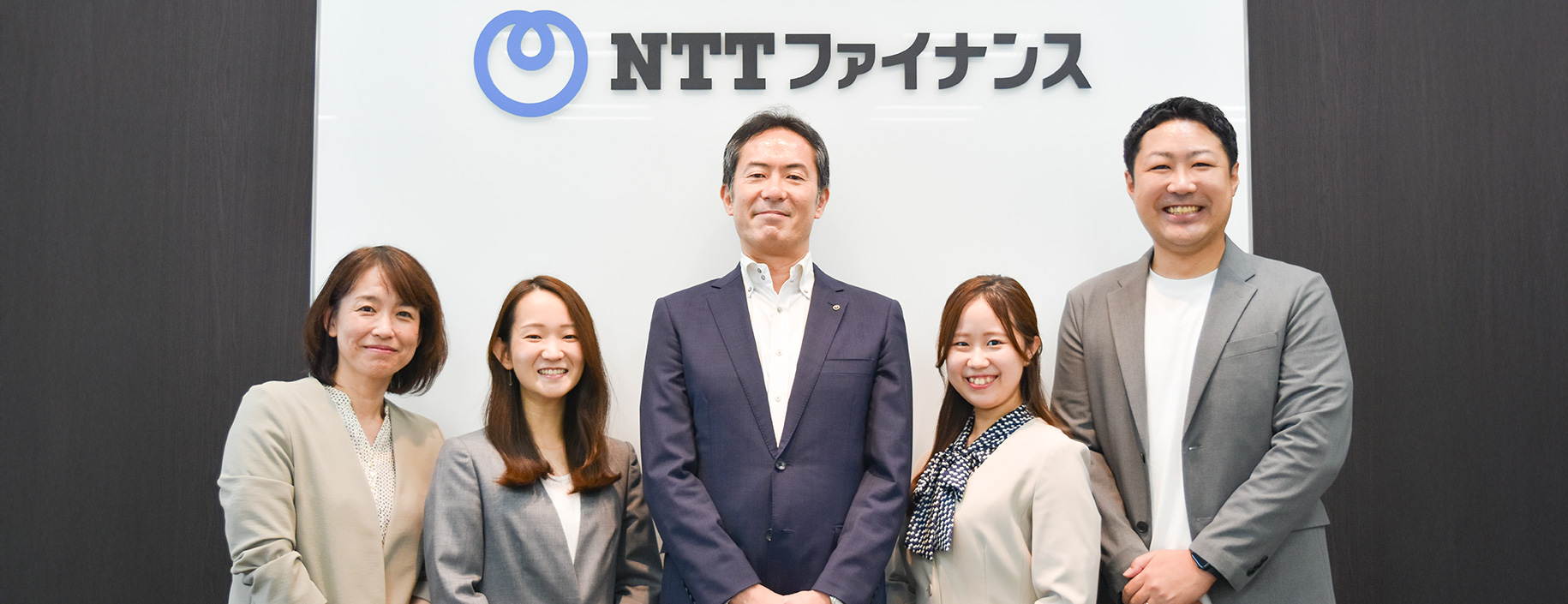 採用チーム集合写真